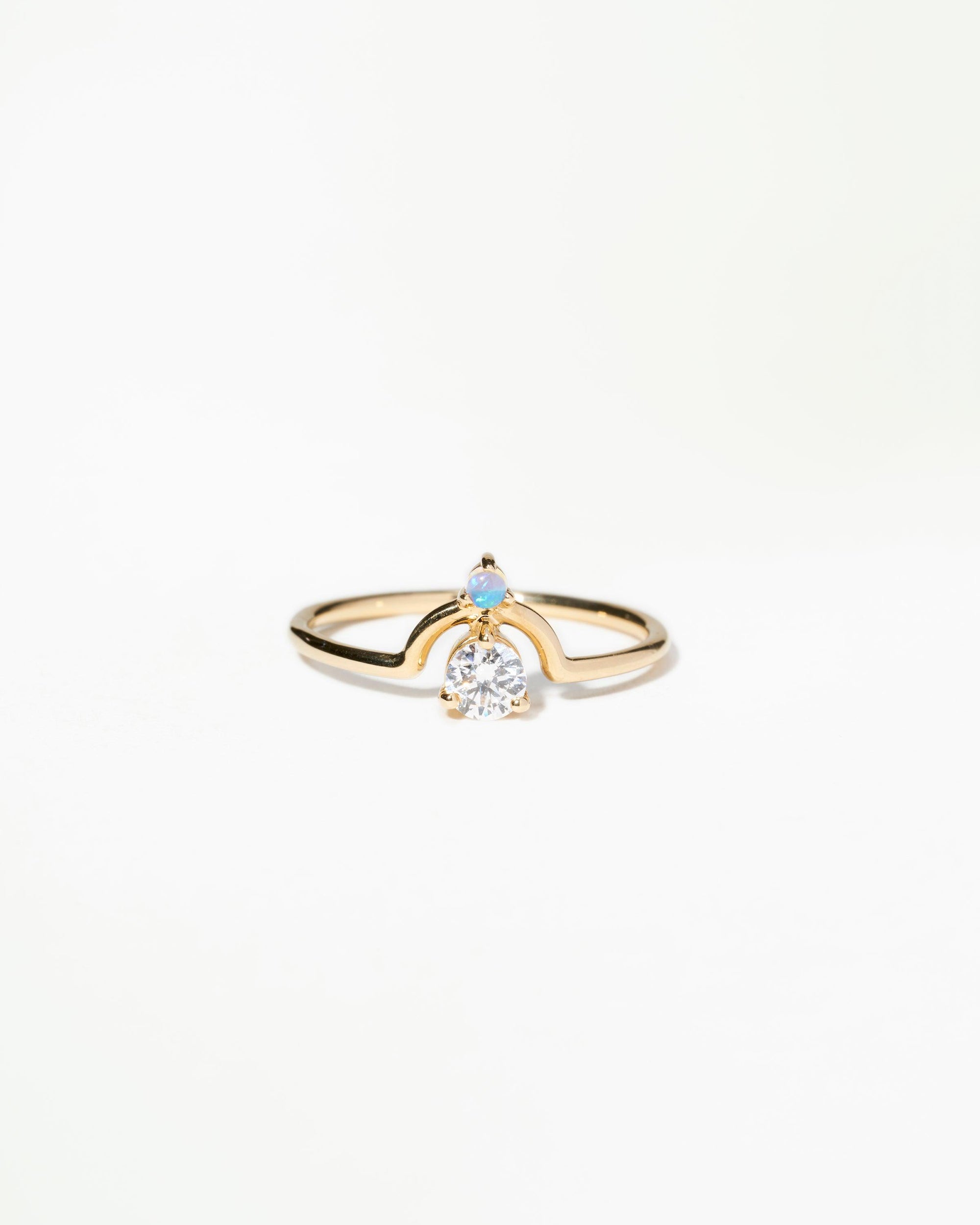 WWAKE ＊ オパールのリング Small Round Cut Diamond and Opal Nestled Ring – WWAKE