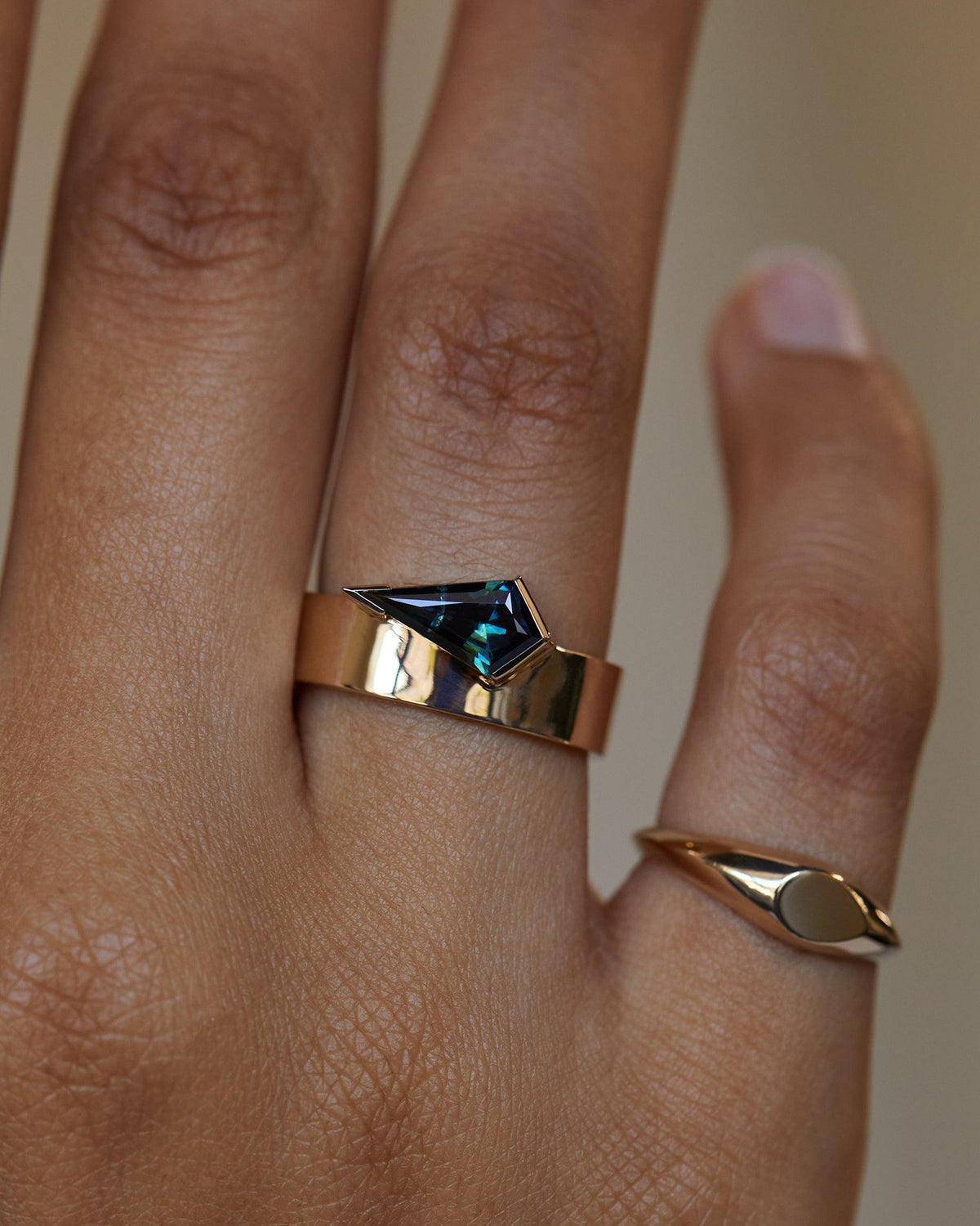 Kite Cut Sapphire Monolith Ring