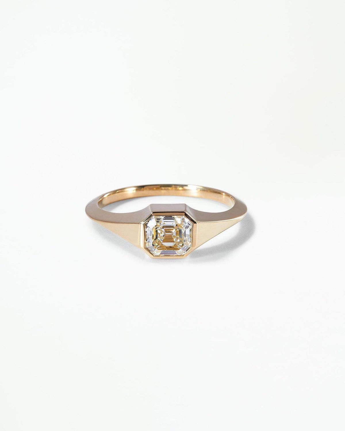 Solo Signet Ring No. 23