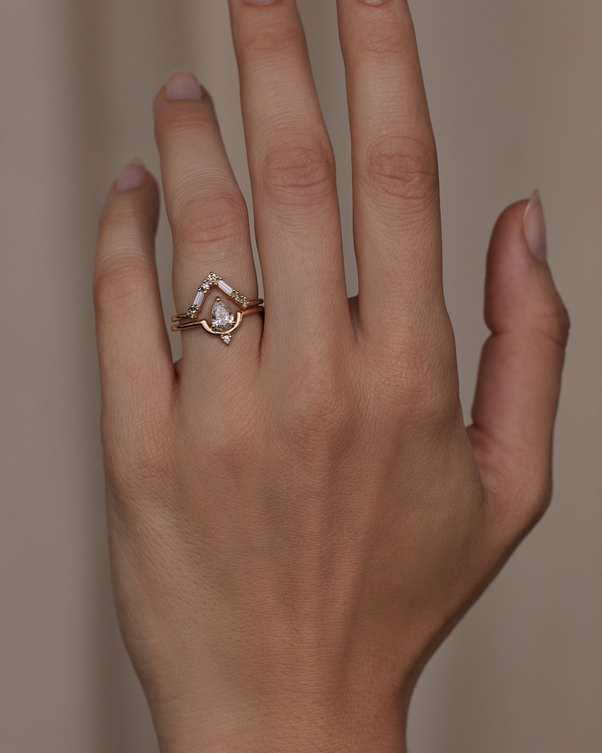 Diamond Triangle Pillar Ring