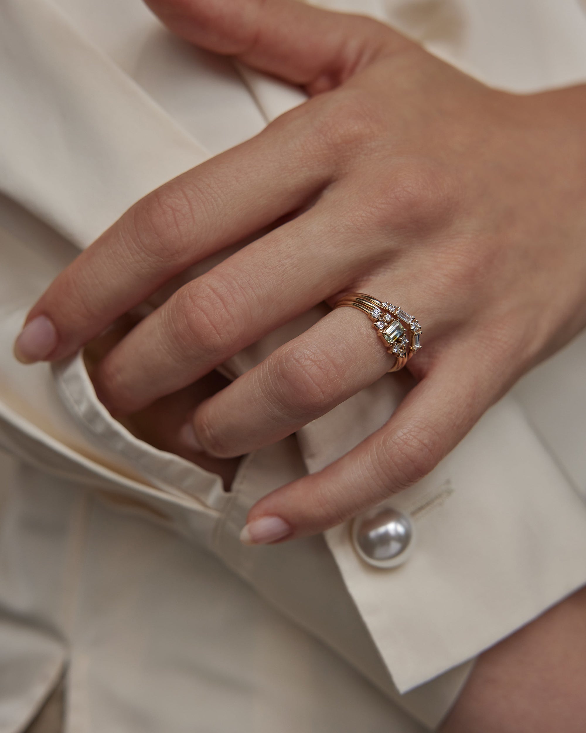 Diamond Wave Pillar Ring