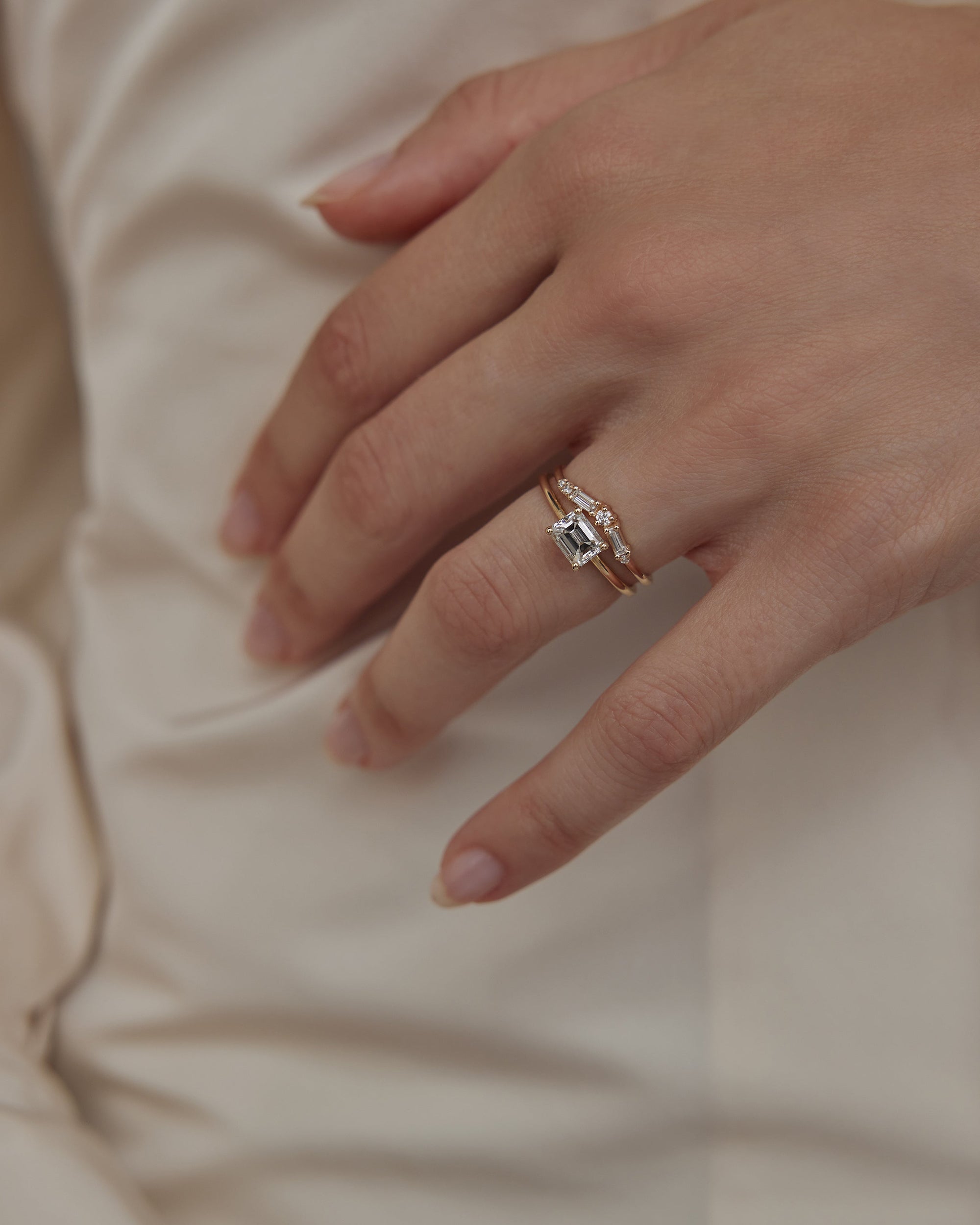 Diamond Wave Pillar Ring