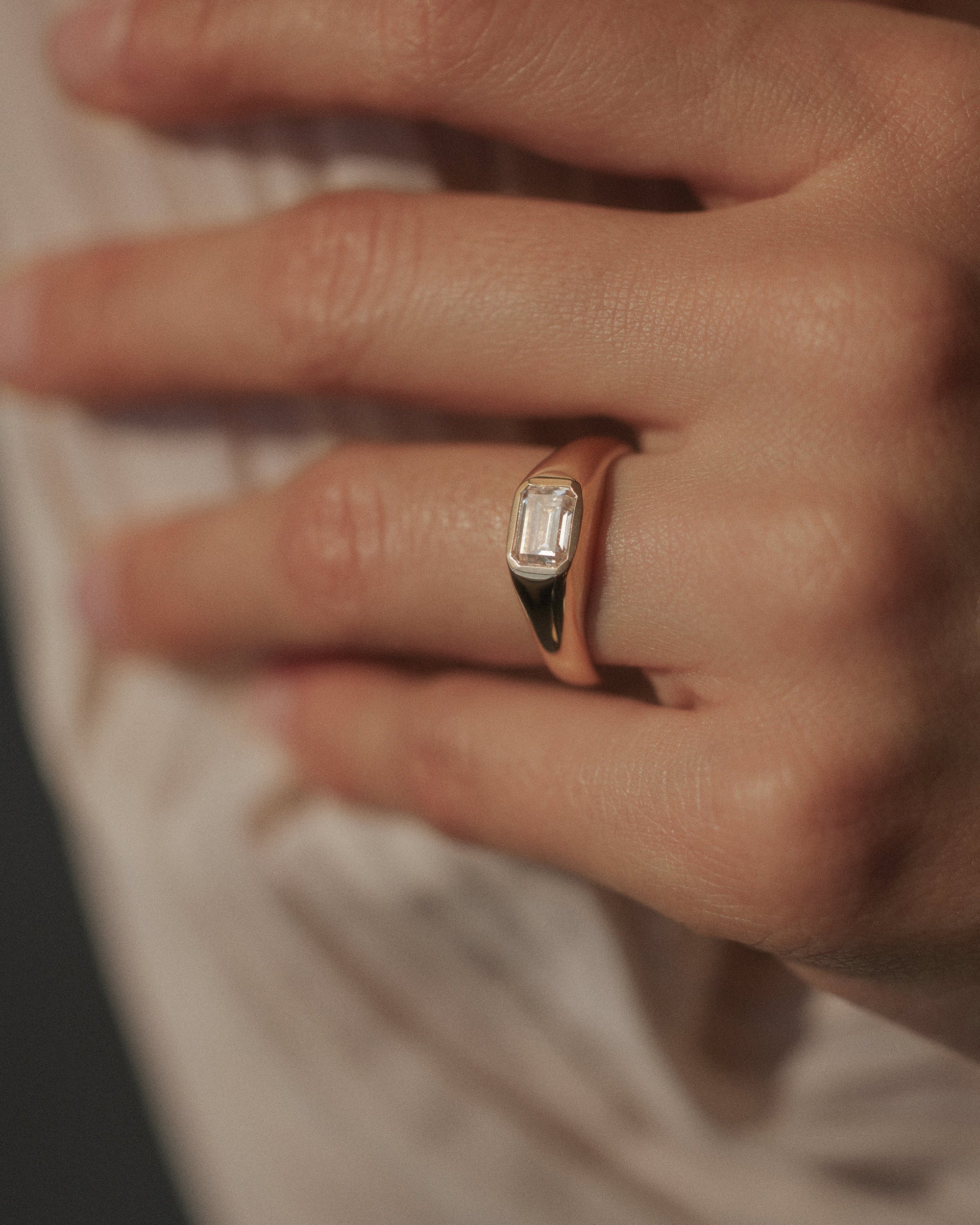 [lifestyle]Emerald Cut Diamond Soft Signet Ring