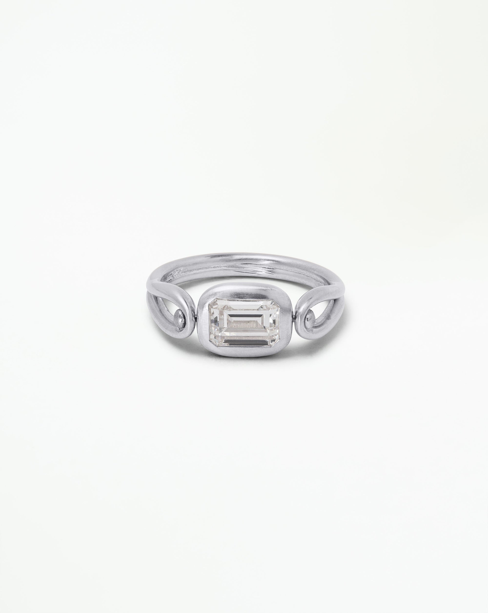 Emerald Cut Diamond Tempo Ring