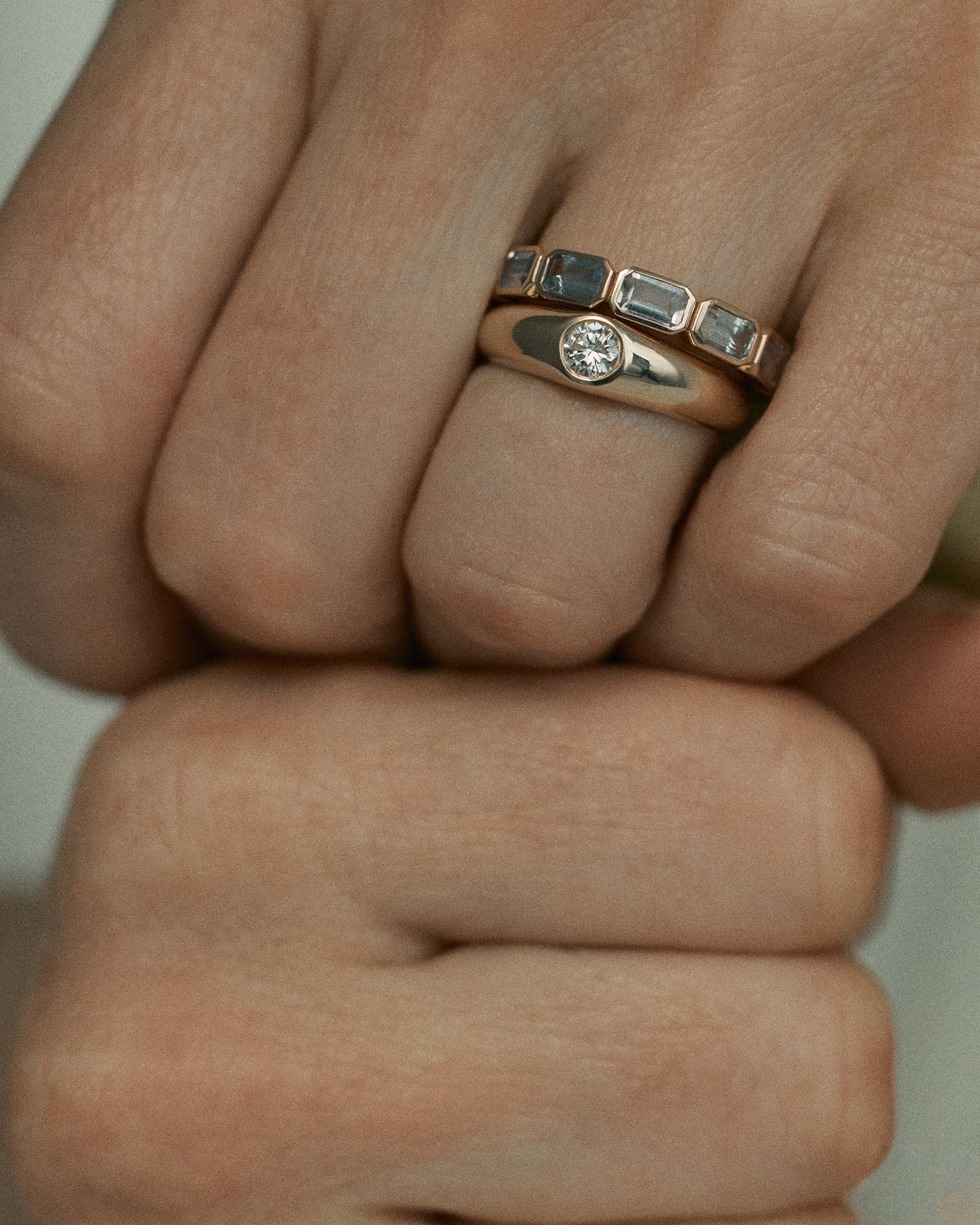 Emerald Cut Tonal Sapphire Link Ring
