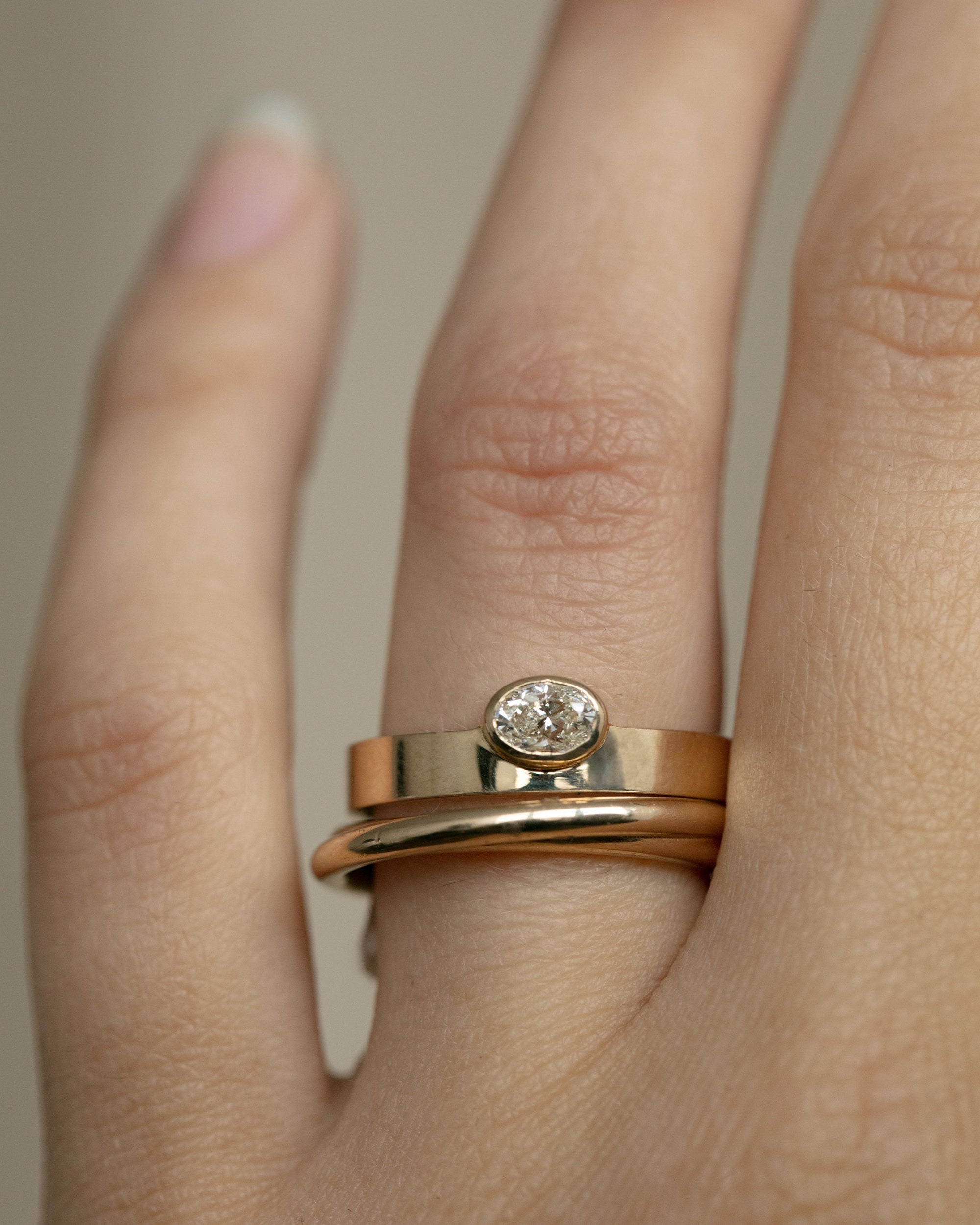 Horizontal Oval Cut Diamond Monolith Ring