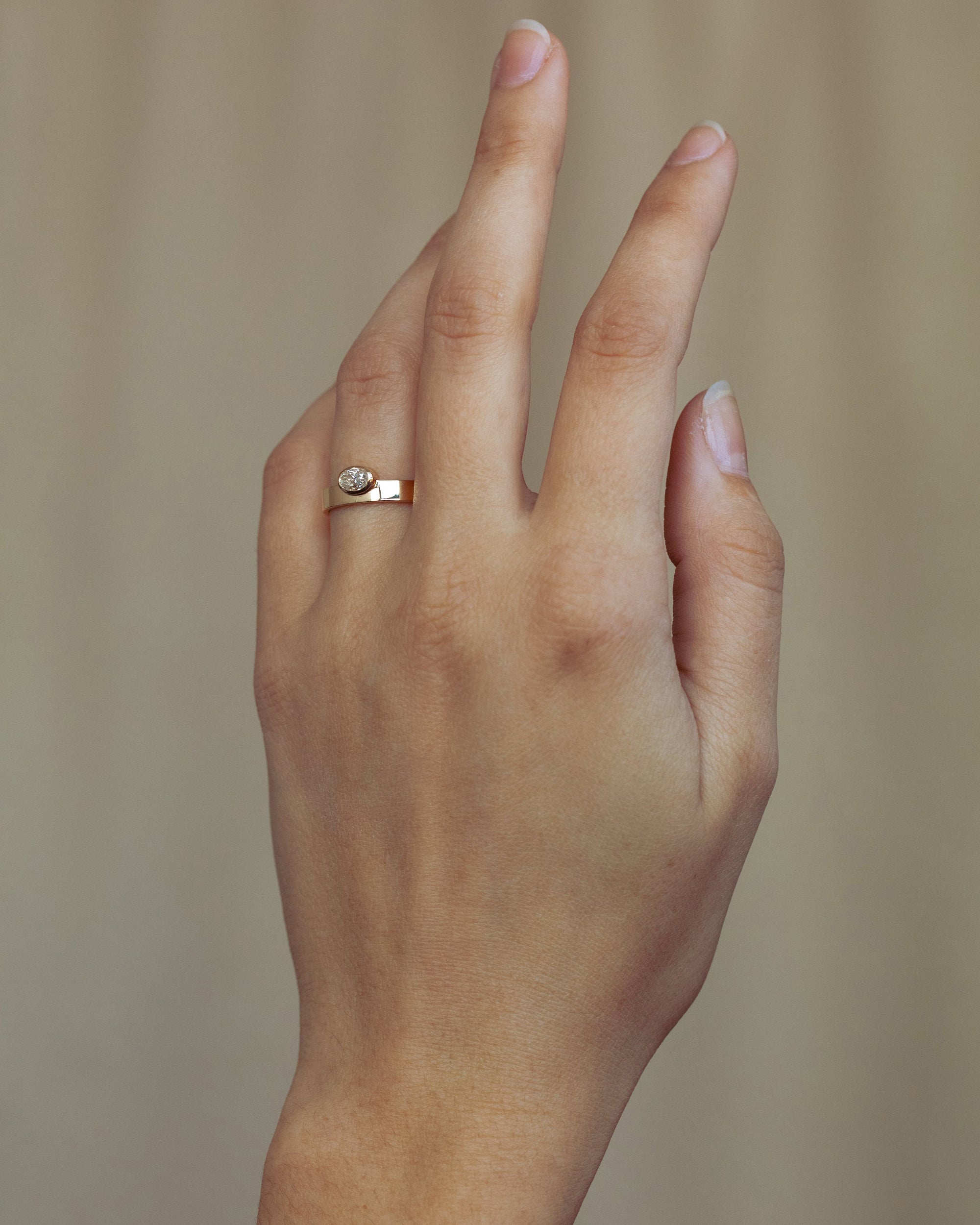 Horizontal Oval Cut Diamond Monolith Ring