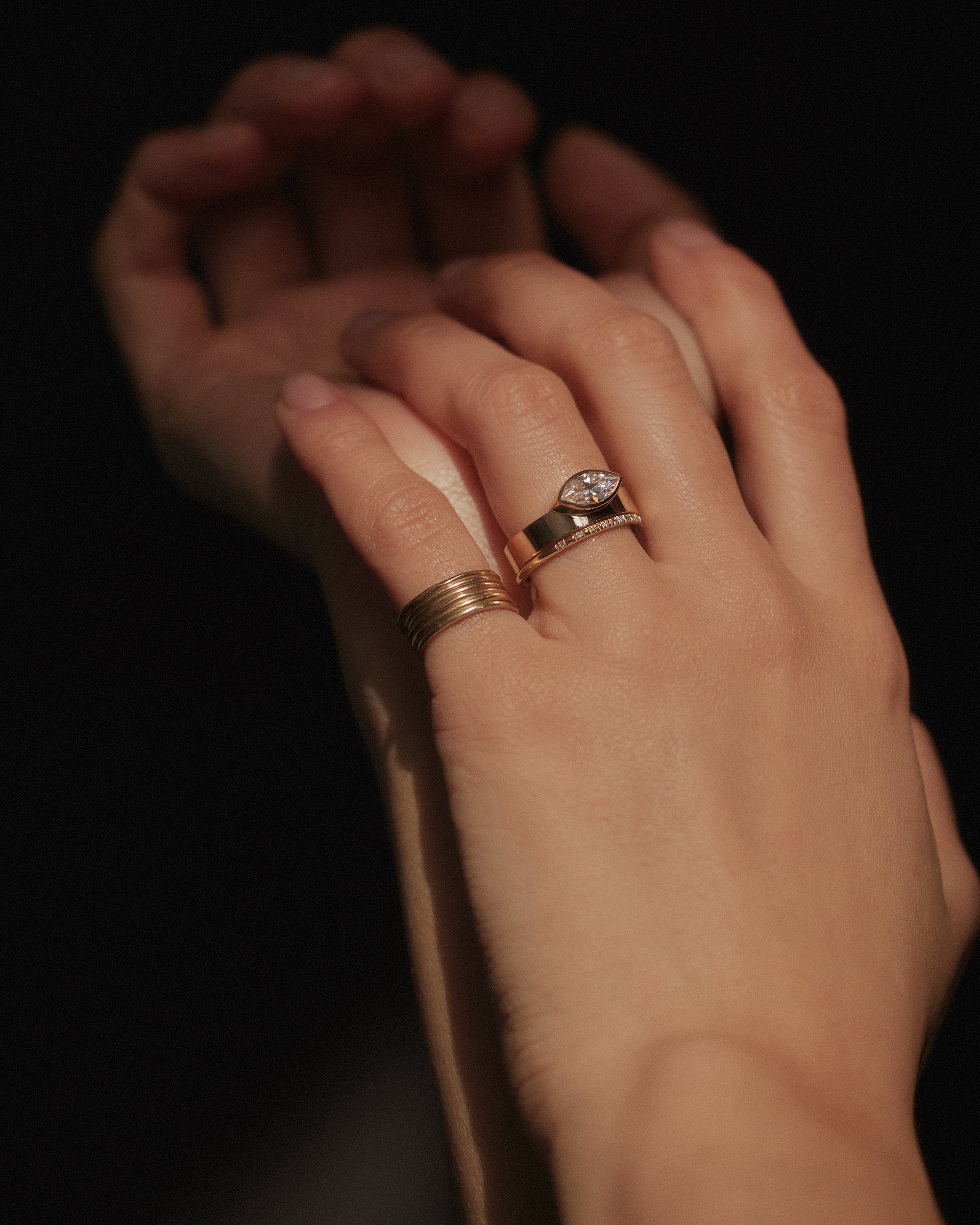 [lifestyle]Marquise Cut Diamond Monolith Ring