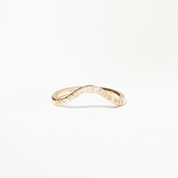 Micropave Diamond Graduated Peak Band