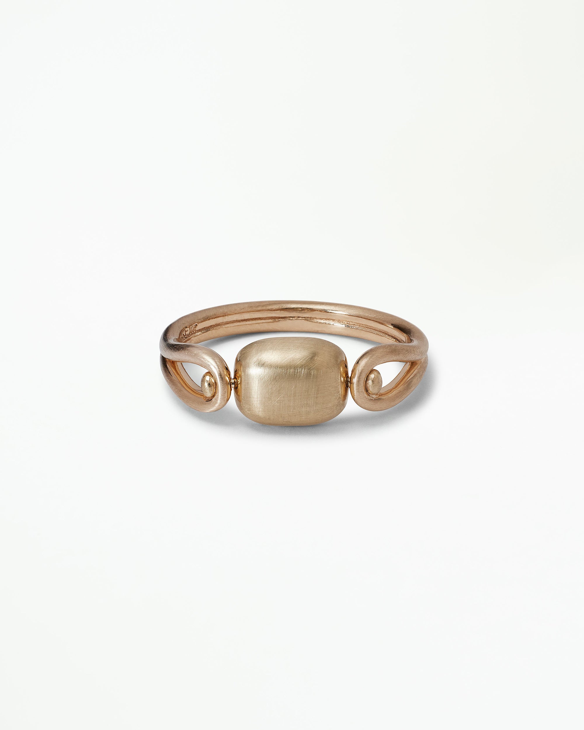 Oval Sapphire Tempo Ring