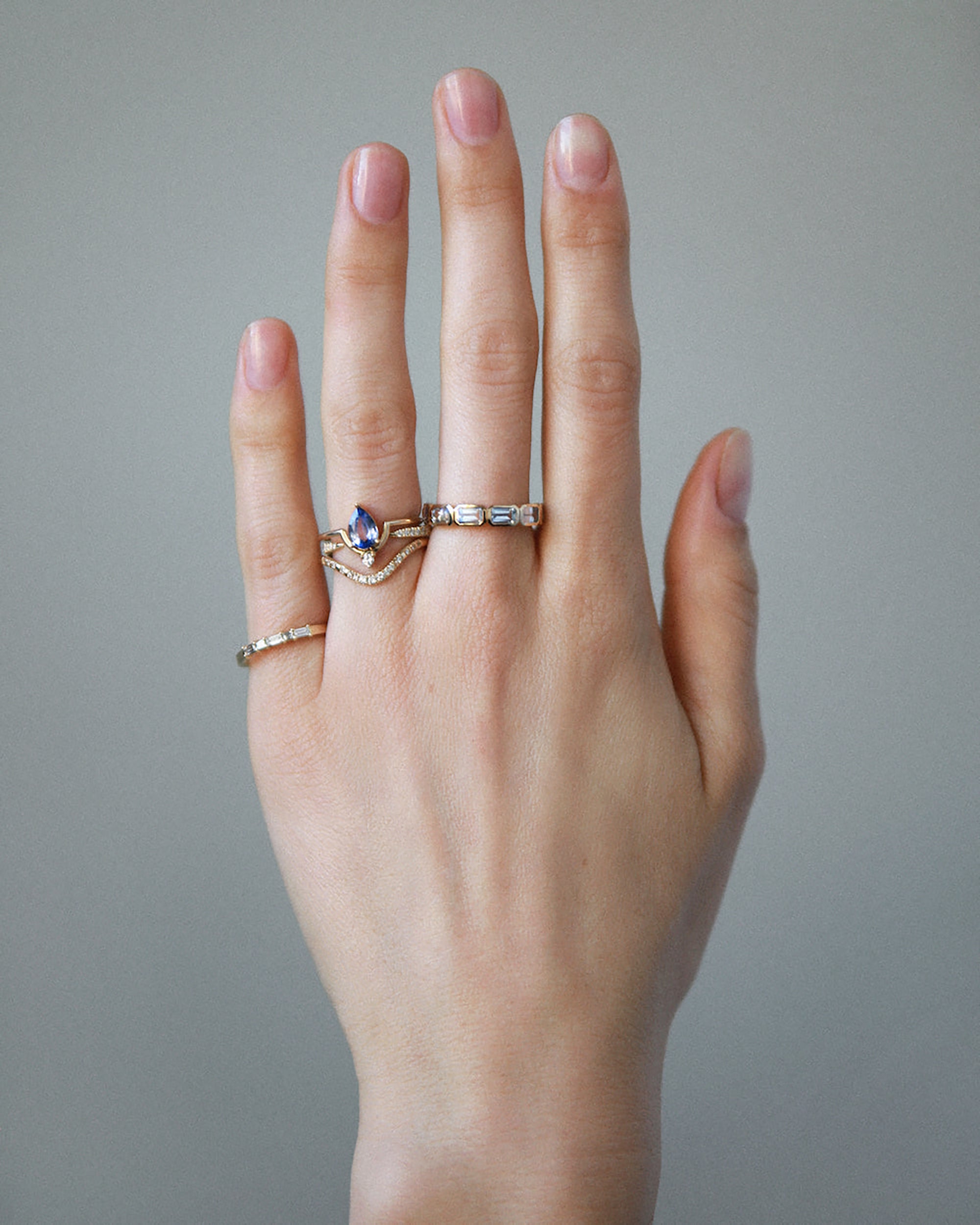 Sapphire and Diamond Pillar Ring – WWAKE