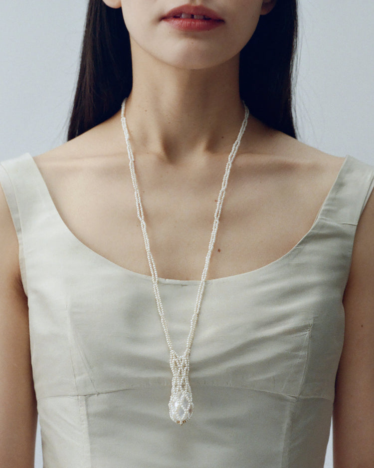 Pearl Howell Pouch Necklace[lifestyle]