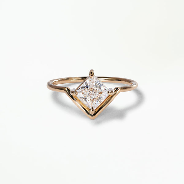 [lifestyle]Princess Cut Diamond Nestled Ring