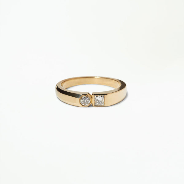 Round and Princess Cut Diamond Dyad Signet Ring