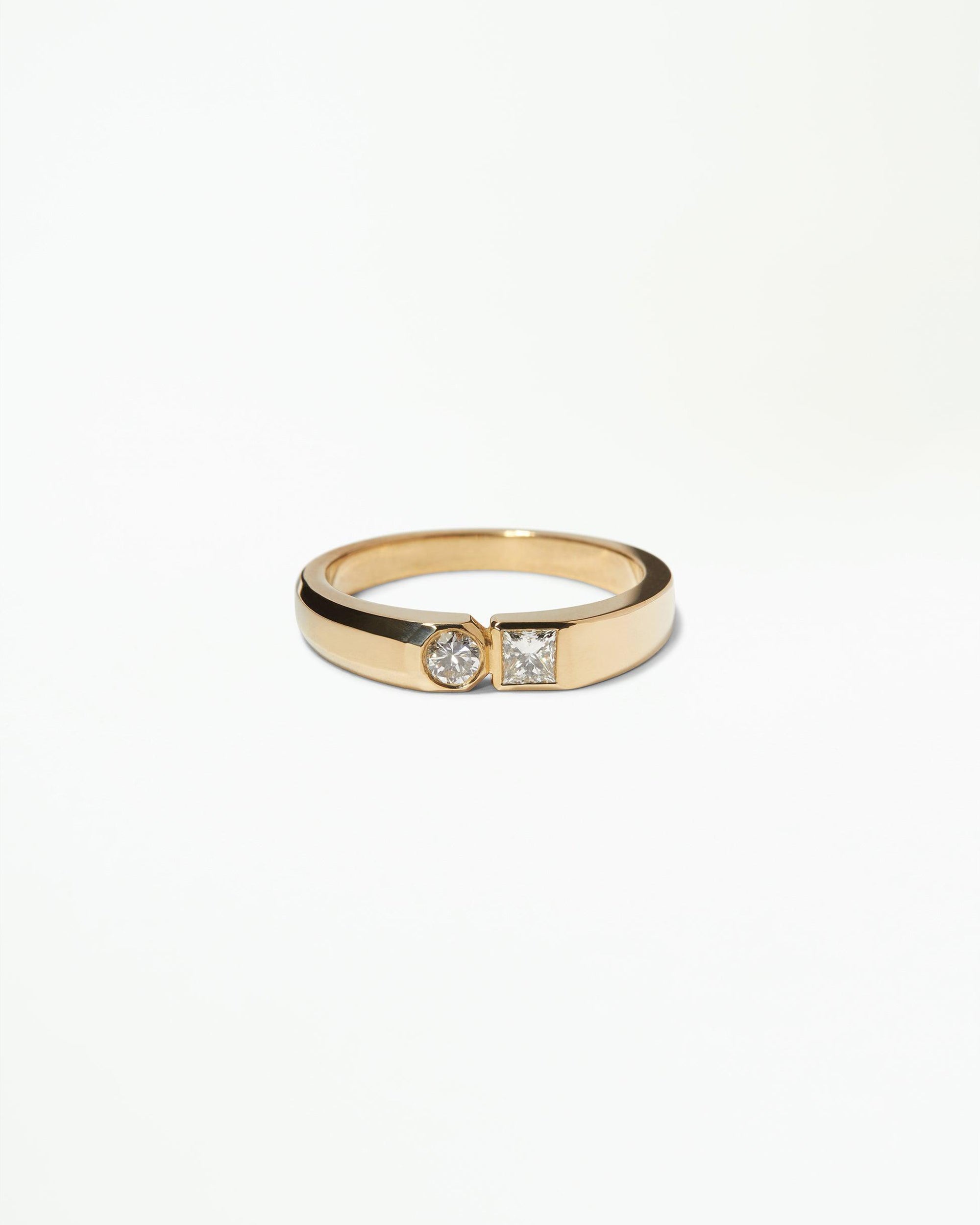 Round and Princess Cut Diamond Dyad Signet Ring