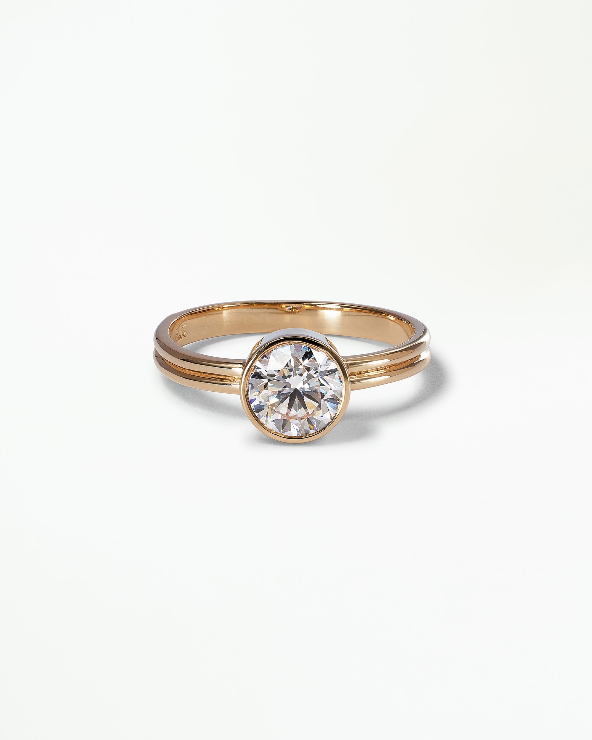 Round Brilliant Cut Diamond Ridge Solitaire Ring – WWAKE