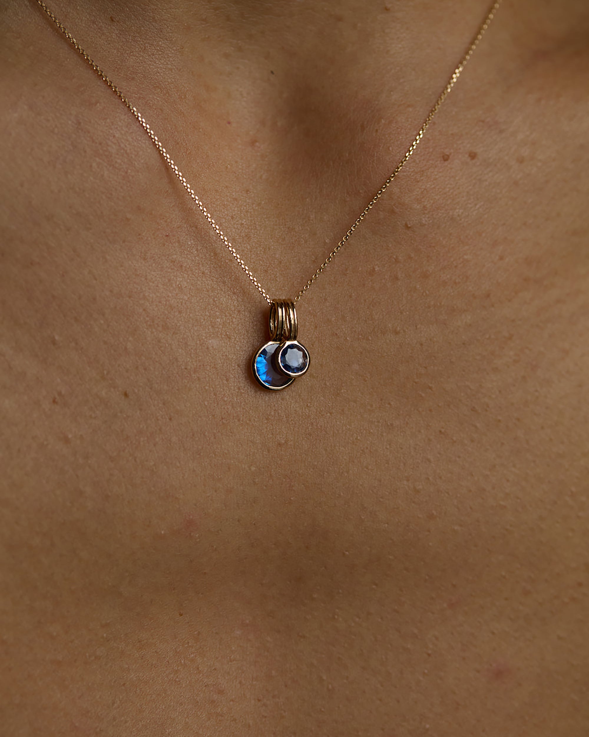 Round Cut Sapphire Rain Pendant No. 10