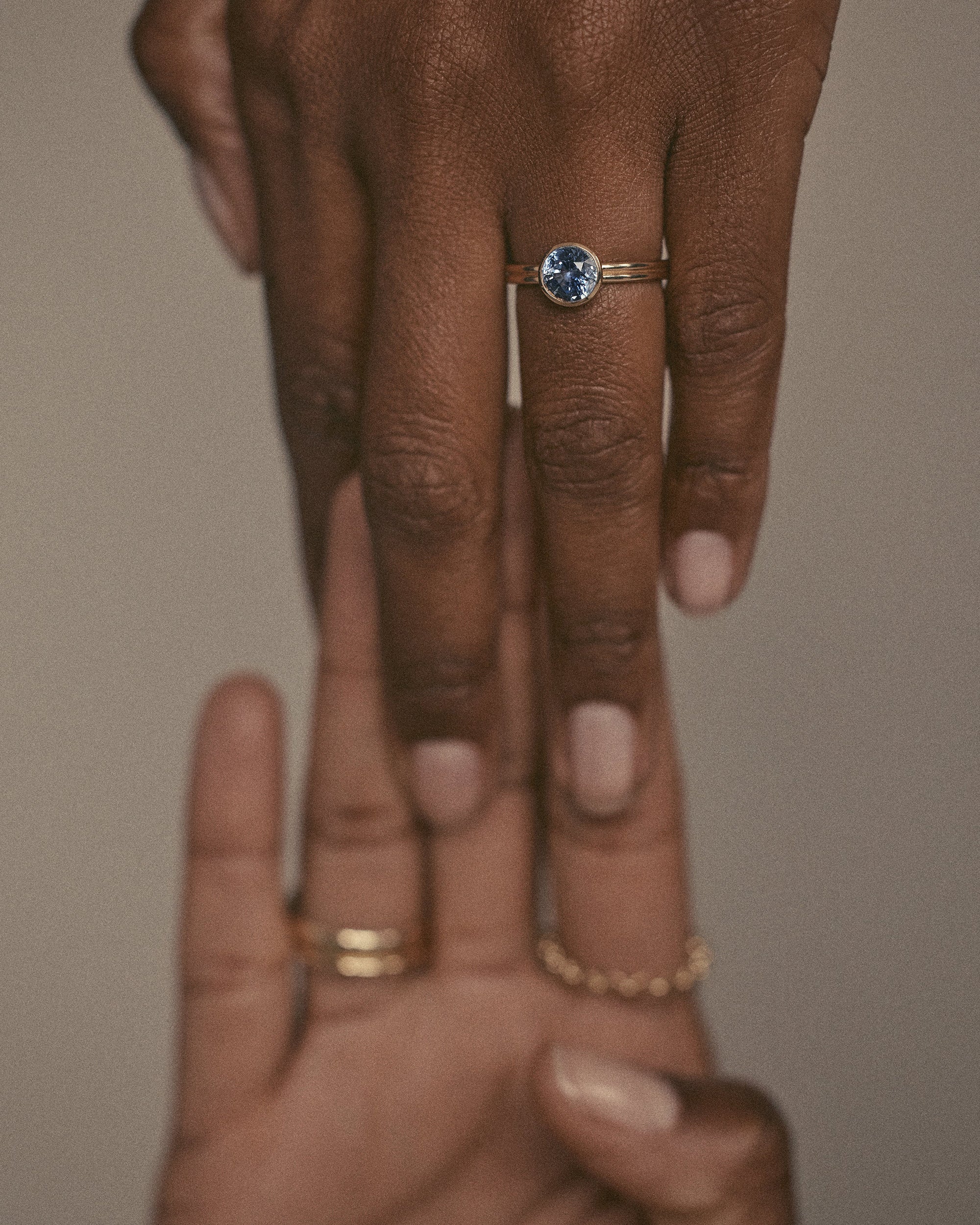 Round Cut Sapphire Ridge Ring Set