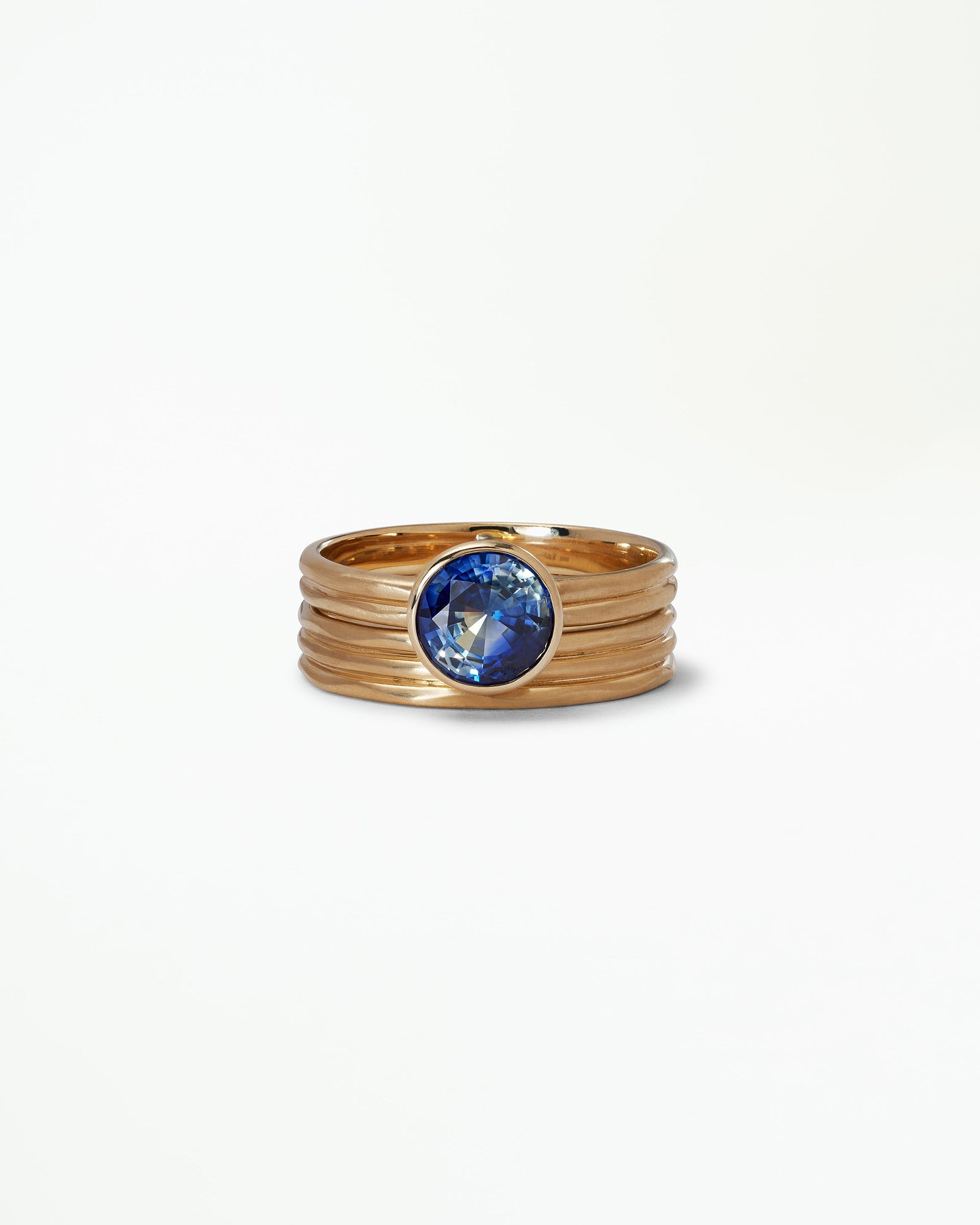 Round Cut Sapphire Ridge Ring Set No. 10