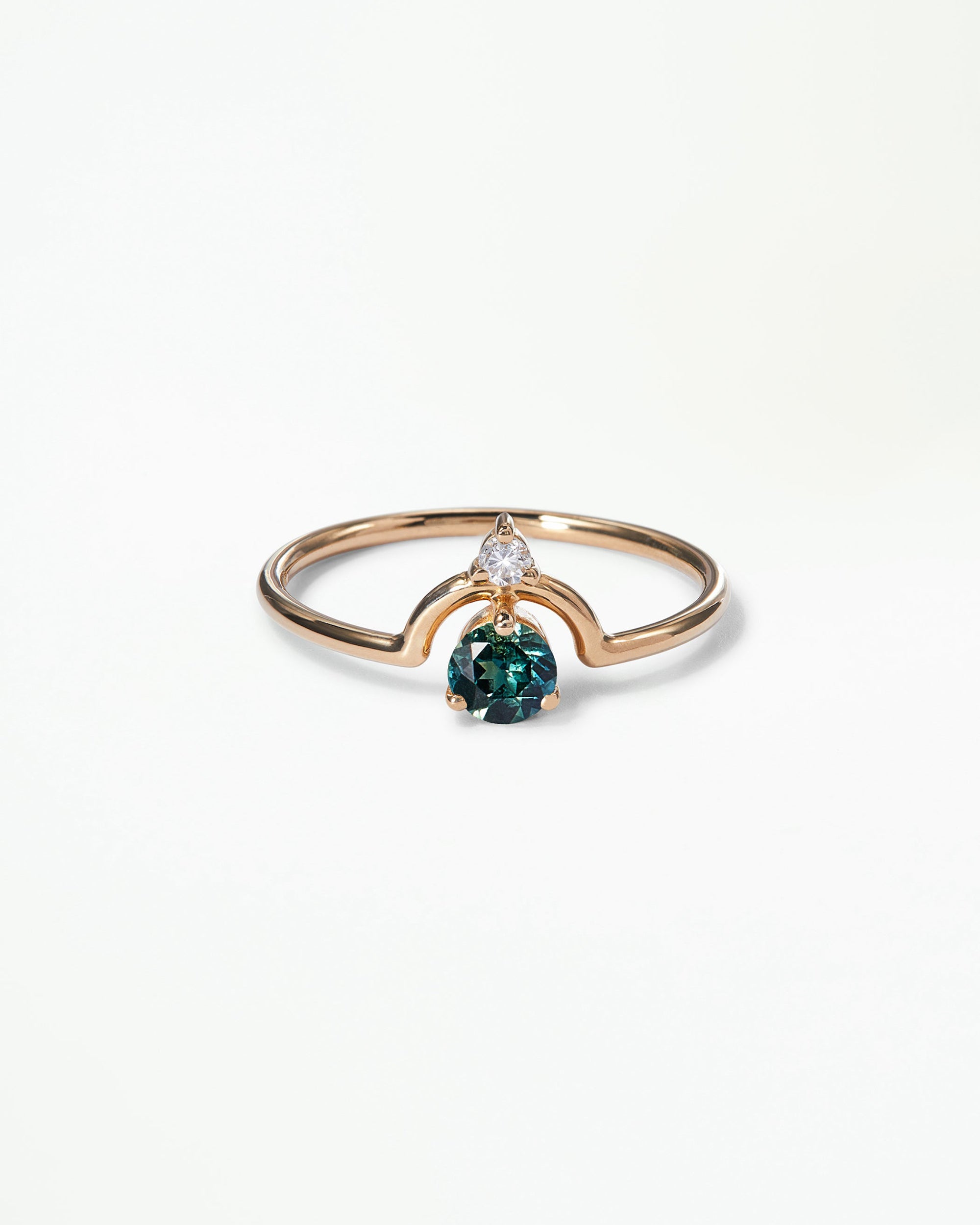 Small Round Cut Gemstone Nestled Ring – WWAKE
