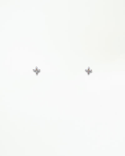Small Pearl Clover Stitch Earring
