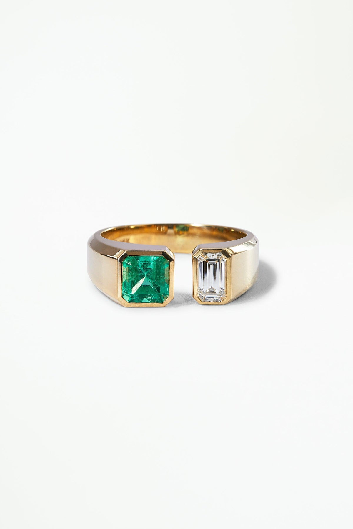 One of a Kind Dyad Signet No. 6 - WWAKE