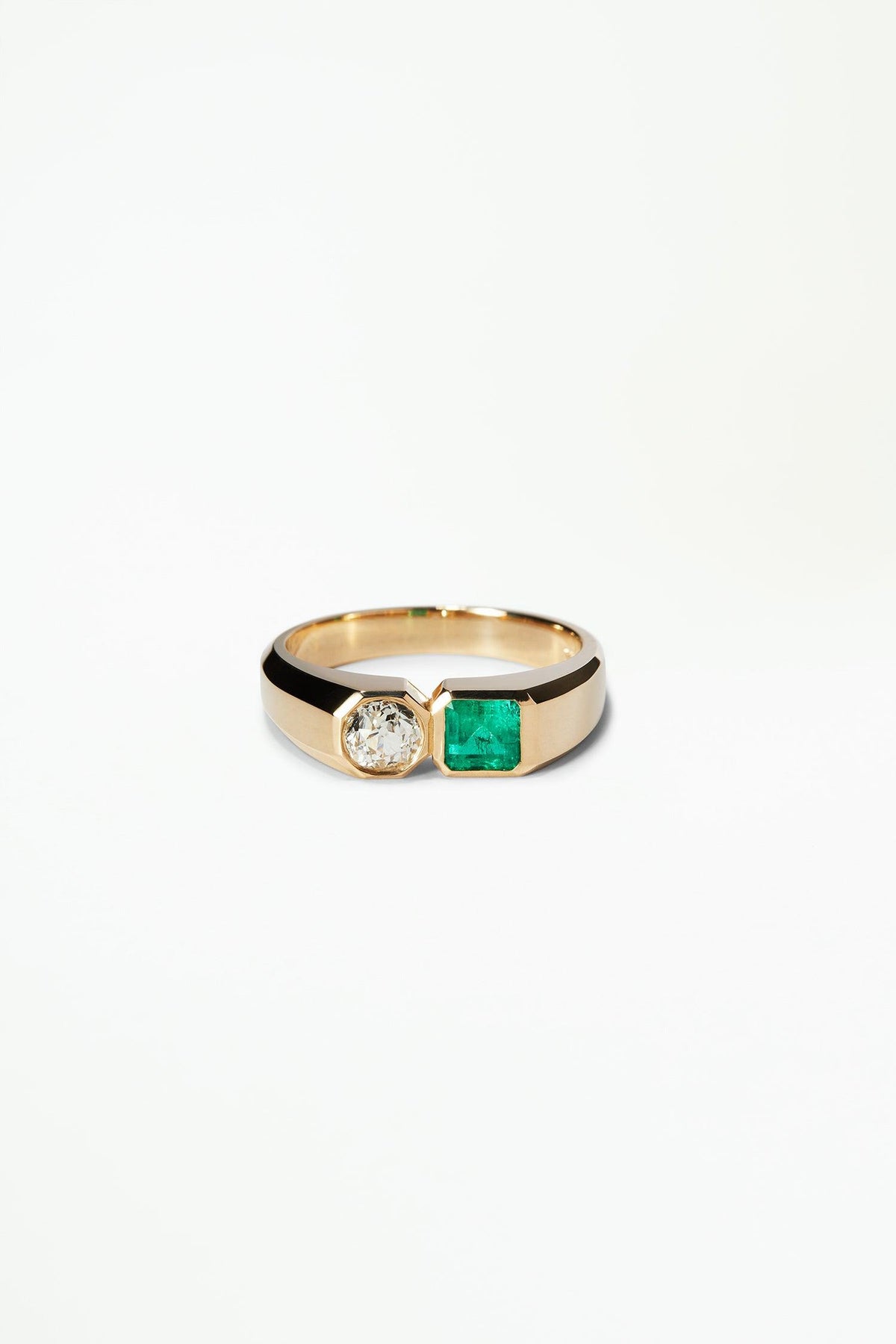 One of a Kind Dyad Signet Ring No. 4 - WWAKE