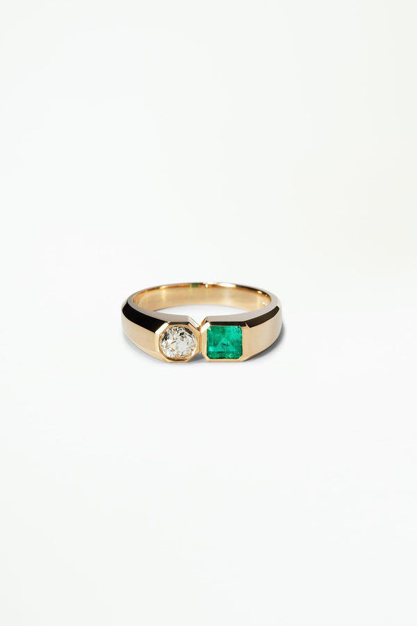 One of a Kind Dyad Signet Ring No. 4 - WWAKE
