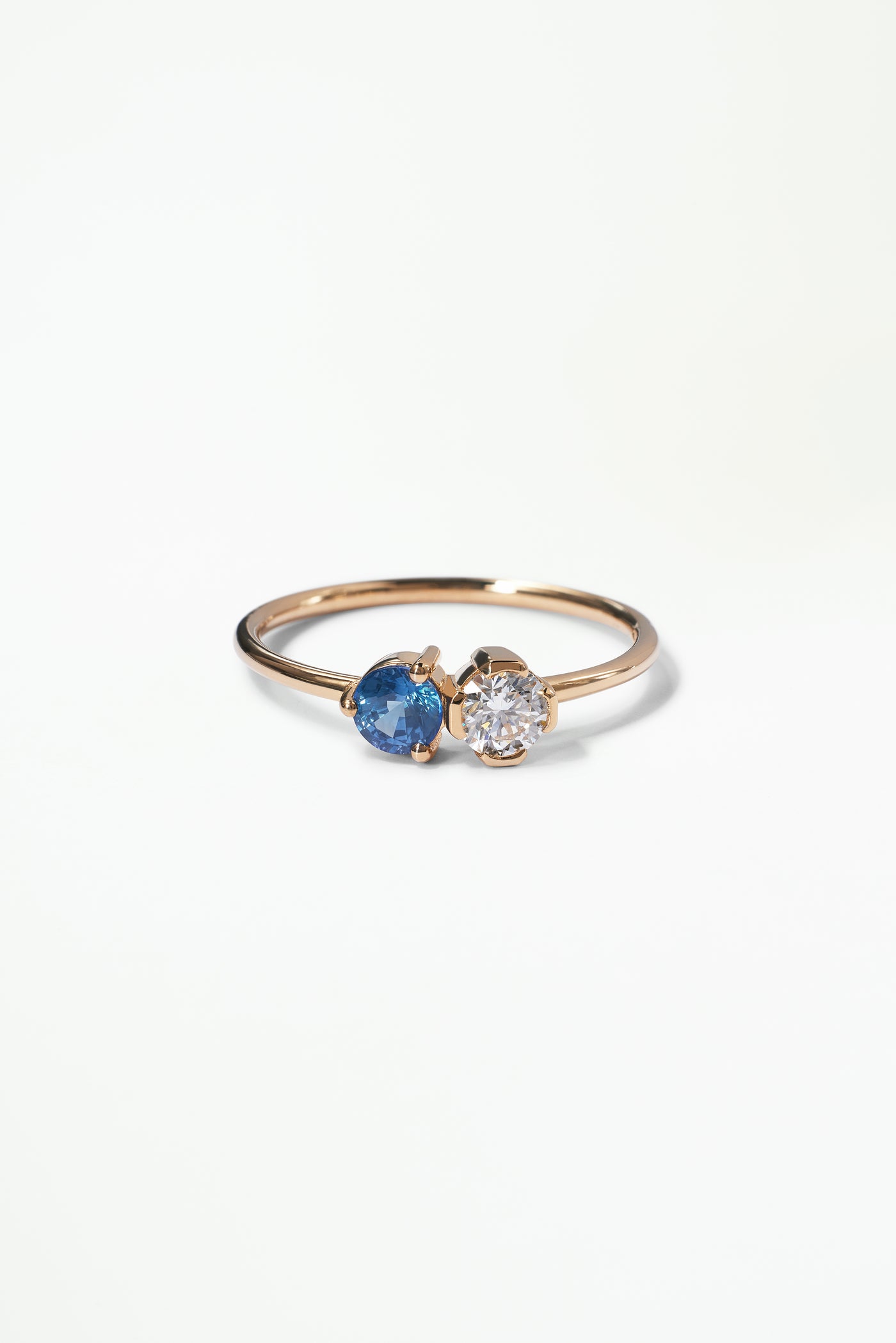 Valo Sapphire and Diamond Ring